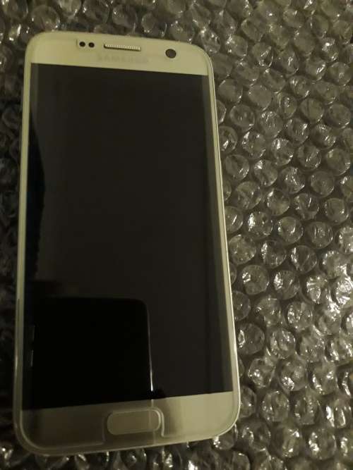 SAMSUNG S7 + SAMSUNG VR GEAR IN PRISTINE CONDITION #STUNNING
